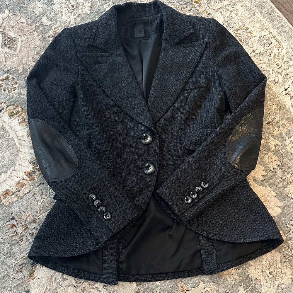 Smythe Elegant Black Blazer